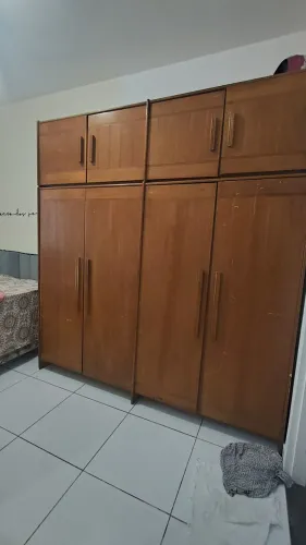 Guarda roupa antigo