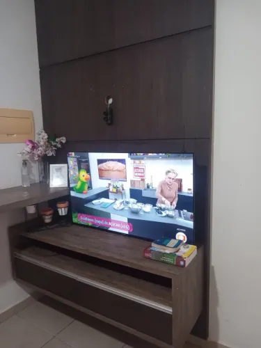 Vendo televisão Semp Roku Tv43 polegadas, funcionando ok, motivo mudança