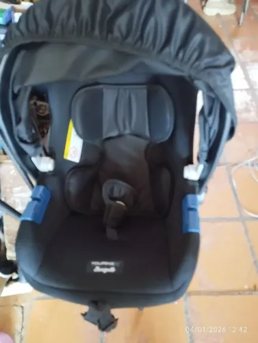 Vendo bebê conforto 