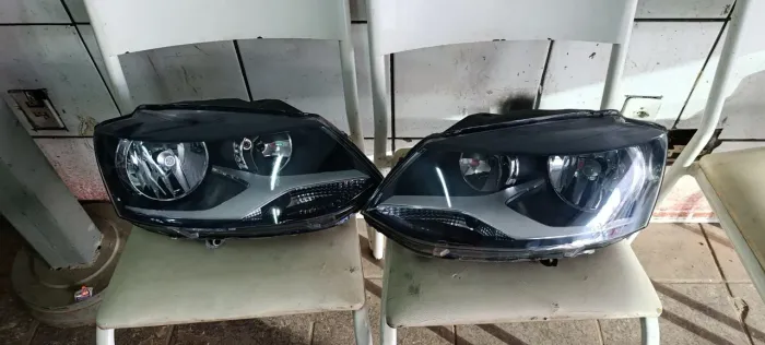 Par de faróis VW FOX 2010/2014