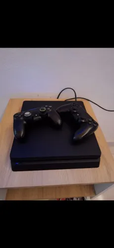 Playstation 4 - bem conservado