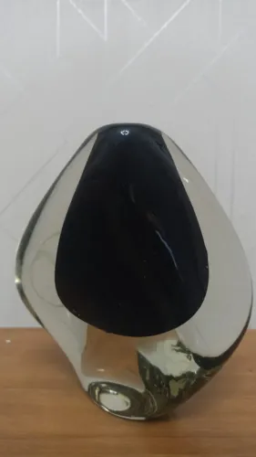 - Peça Decorativa Sofisticada - Escultura em Vidro Artístico Fumê