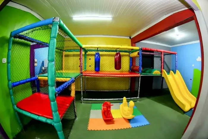 OPORTUNIDADE! VENDO ESTRUTURA COMPLETA PARA SALAO DE FESTA INFANTIL- LOTE ÚNICO
