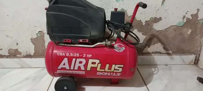 Máquina de solda e compressor