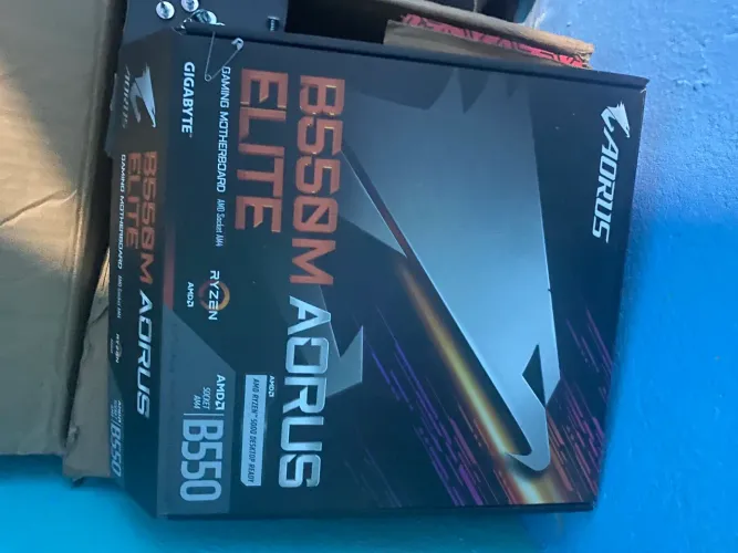 Placa mãe B550 M Aorus elite