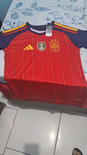 Camisa Espanha tamanho P edição campeã do mundo+ patch campeão