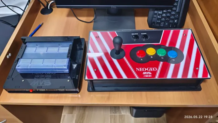Neo Geo MVS consolizado com Unibios 4.0 e controle Arcade