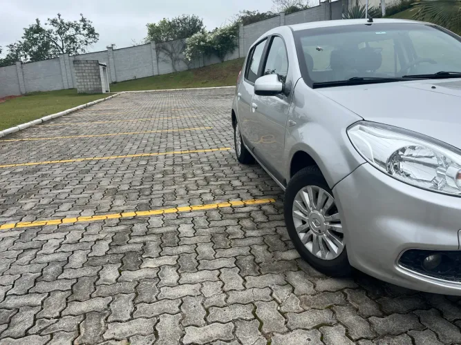 Renault Sandero Privilège Hi-flex 1.6 16V 5P AUT 2012