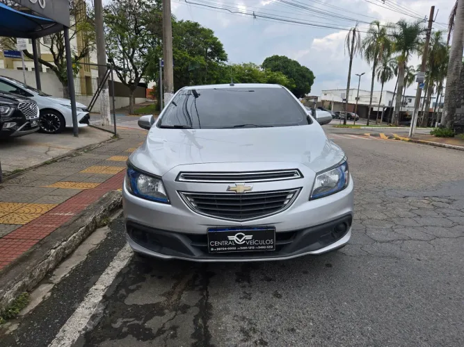 Chevrolet Onix Hatch LT 1.4 8V Flex Power Mec. 4P 2015