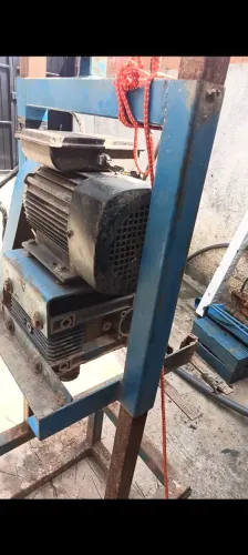Máquina de furar poço semi artesiano 