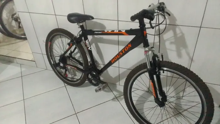 Bicicleta aro 26 impecável posso levar com taxa