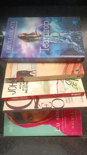 5 livros por R$25 | Malala, John Green, Cortella + brinde