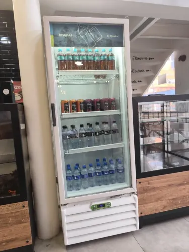 EXPOSITOR DE BEBIDAS