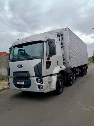 Ford Cargo 2429 - Baú Refrigerado | Pronto para Trabalhar!