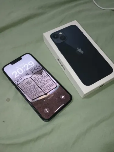 iPhone 13 com caixa