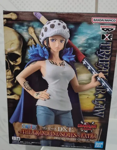 ONE PIECE - LAW VERSÃO MULHER DXF BANDAI BANPRESTO 