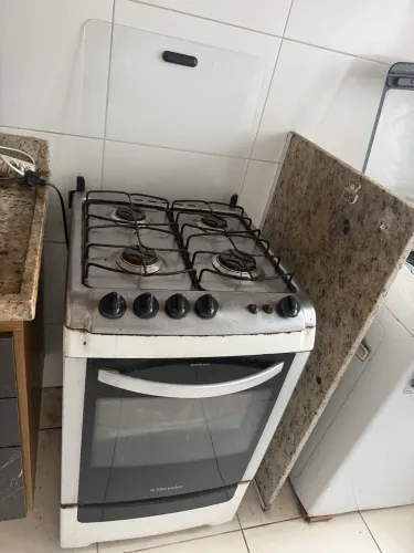 Fogão Brastemp com mangueira para gás encanado