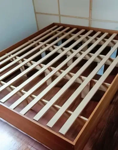 Cama Queen em MDP