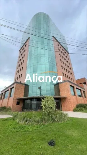 Prédio comercial para alugar no bairro São João em Porto Alegre.