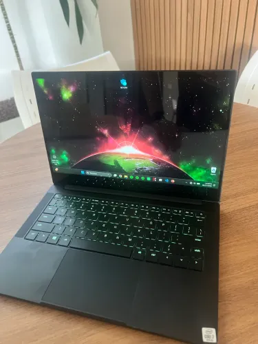 Notebook Razer Blade Stealth 13" (2019) - i7, GTX 1650, Tela Touch 4K
