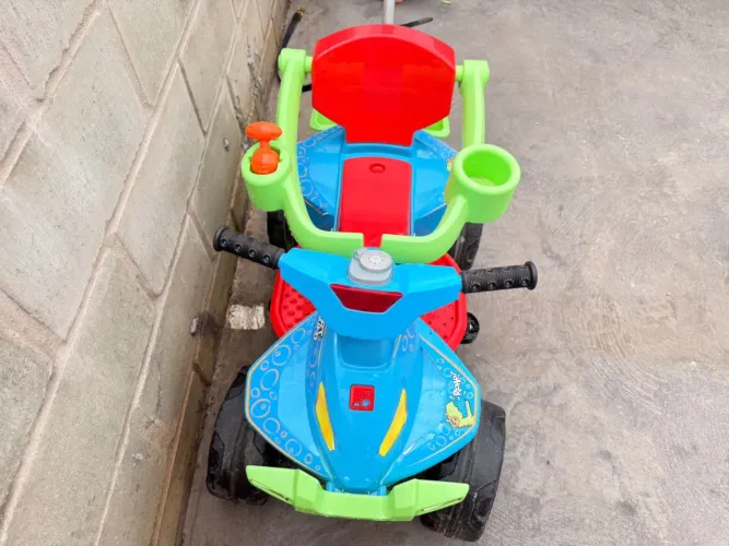 Carro de passeio para criança 