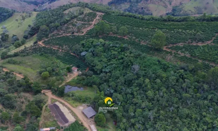 Fazenda para Venda em Guanhães, Taquaral, 2 dormitórios, 1 banheiro