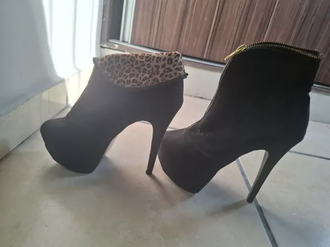 Botas são todos por 450