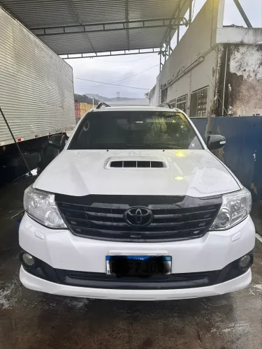 Toyota Hilux SW4 SRV D4-d 4X4 3.0 TDI Dies. AUT 2014