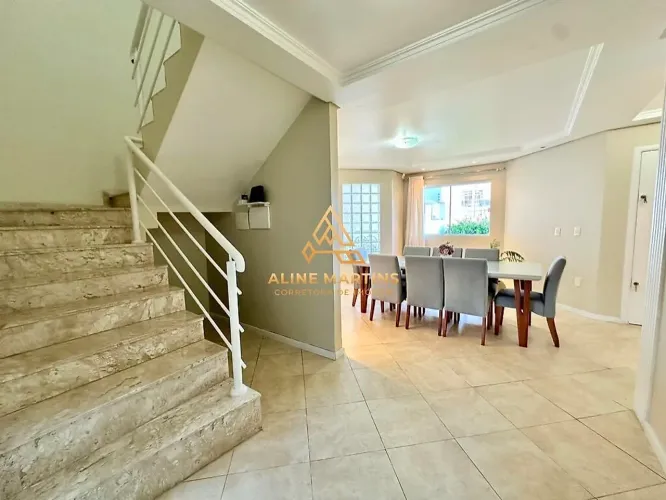 Casa à venda no bairro Barreiros - São José/SC
