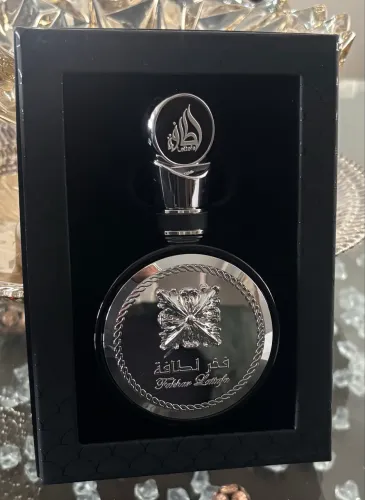 Perfume árabe masculino, Fakhar Black - Eau de Parfum