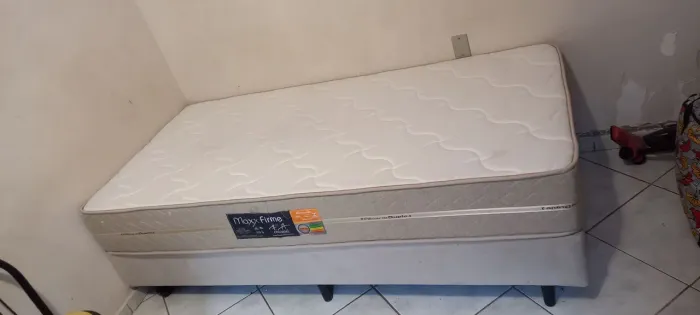 Por viagem vendo cama+colchão