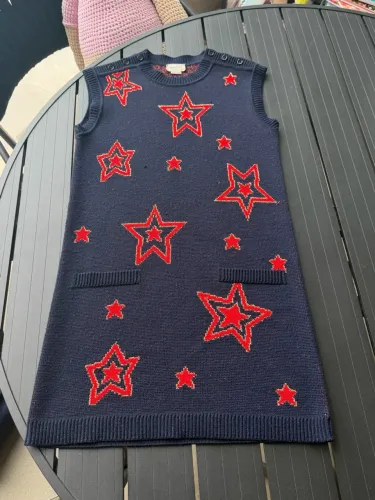 Vestido Colete Tricô Gucci Kids Estrelas Azul e Vermelho - 12 Anos Original