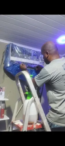 Limpeza de ar condicionado split