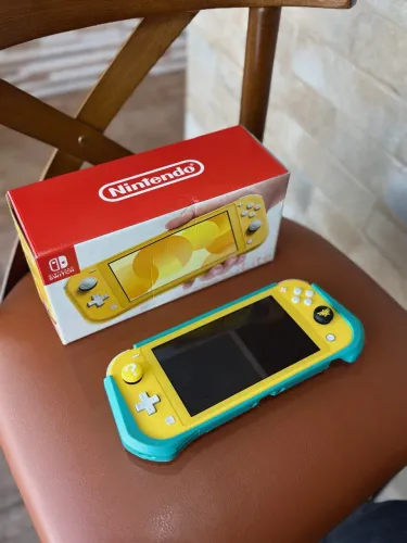 Switch LITE + MicroSd 128Gb + Capa Ergonômica