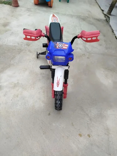 Moto elétrica infantil
