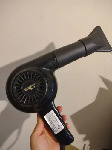 Secador de Cabelo Taiff Bivolt 3 metros de cabo 3 temperaturas