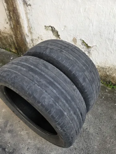 Par de Pneus Usados 235/50 R19 Pirelli Scorpion Seal Inside (Jeep Commander / SUVs)