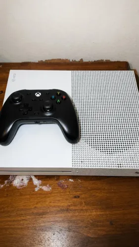 X Box One - 500 GB - R$ 500,00.