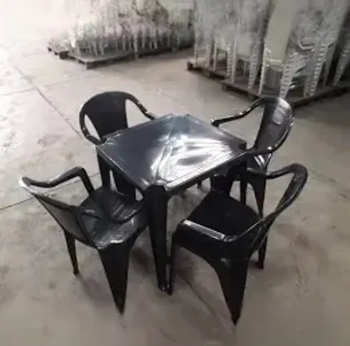 Conjunto poltrona é mesa  preta