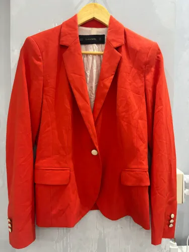 Blazer Zara original , tamanho P,  vermelho coral , alfaiataria Zara feminino. 