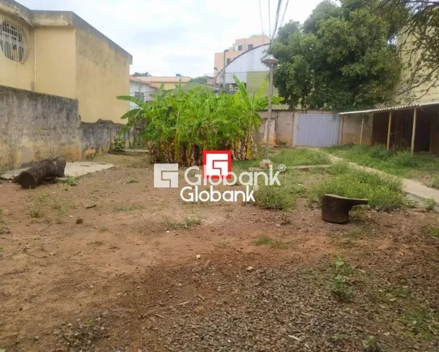 Terreno/Lote em Montes Claros, no bairro Roxo Verde, à venda.