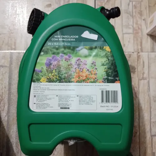 MANGUEIRA DE JARDIM COM  10M E COM  SUPORTE 20X1327,3CM COM BICO DE 7 FUNÇÕES VERDE 