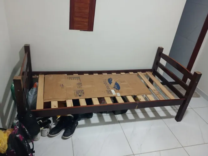 Armação de cama de solteiro