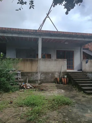 Casa ótima localização oportunidade pra quem quer morar em um sítio dentro da cidade