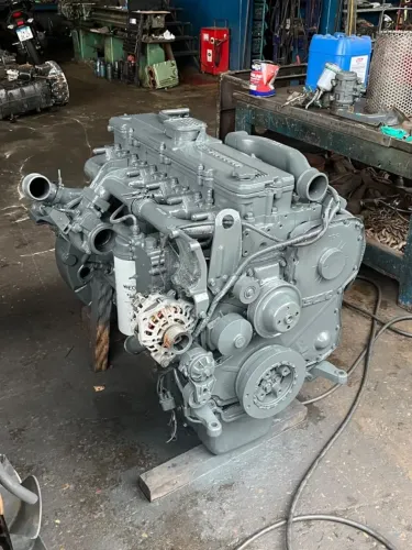 Motor cummins ISC constelattion 19-320 revisado completo sem baixa a base de troca.