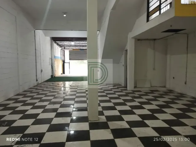 Ótimo Ponto Comercial - 287m² de Construção - 188m² de Terreno