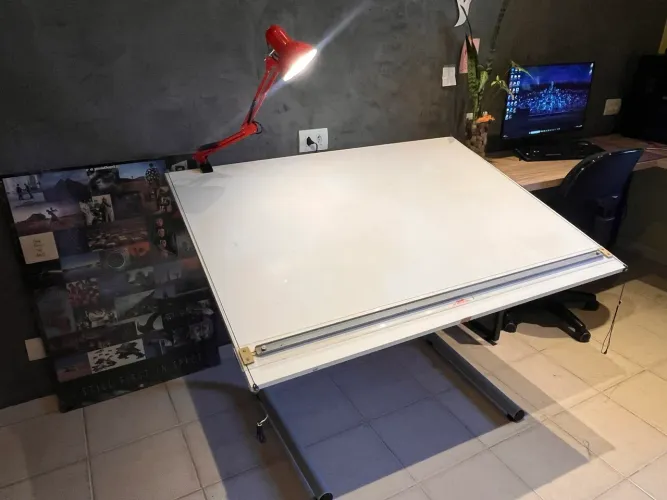 Mesa Prancheta de Desenho Técnico Trident com Régua Paralela