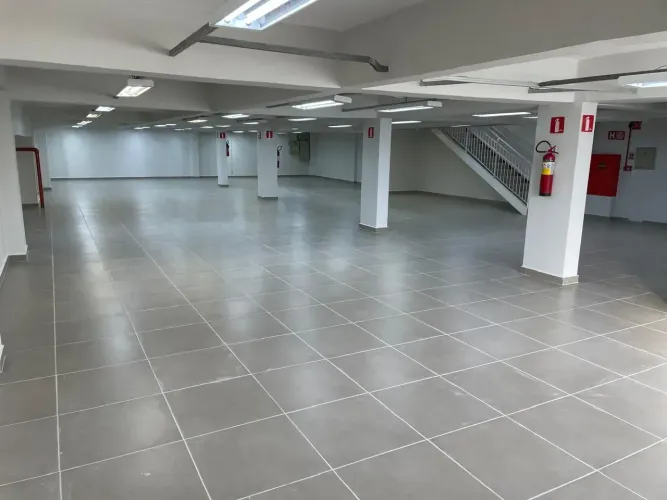 Loja Comercial Reformada  Centro Comercial Patamares, Bairro Itapoã