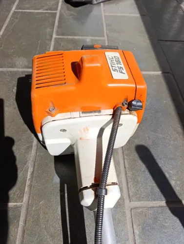 ROÇADEIRA STIHL GASOLINA MODELO FS 160 PROFISSIONAL.