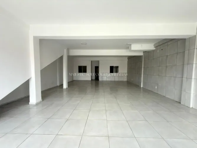 Ponto Comercial para locação no térreo no parque vitória